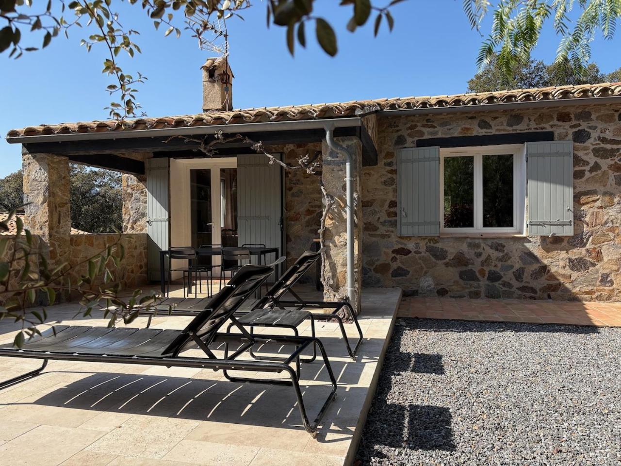 Les Aurochs Bed & Breakfast Grimaud Luaran gambar